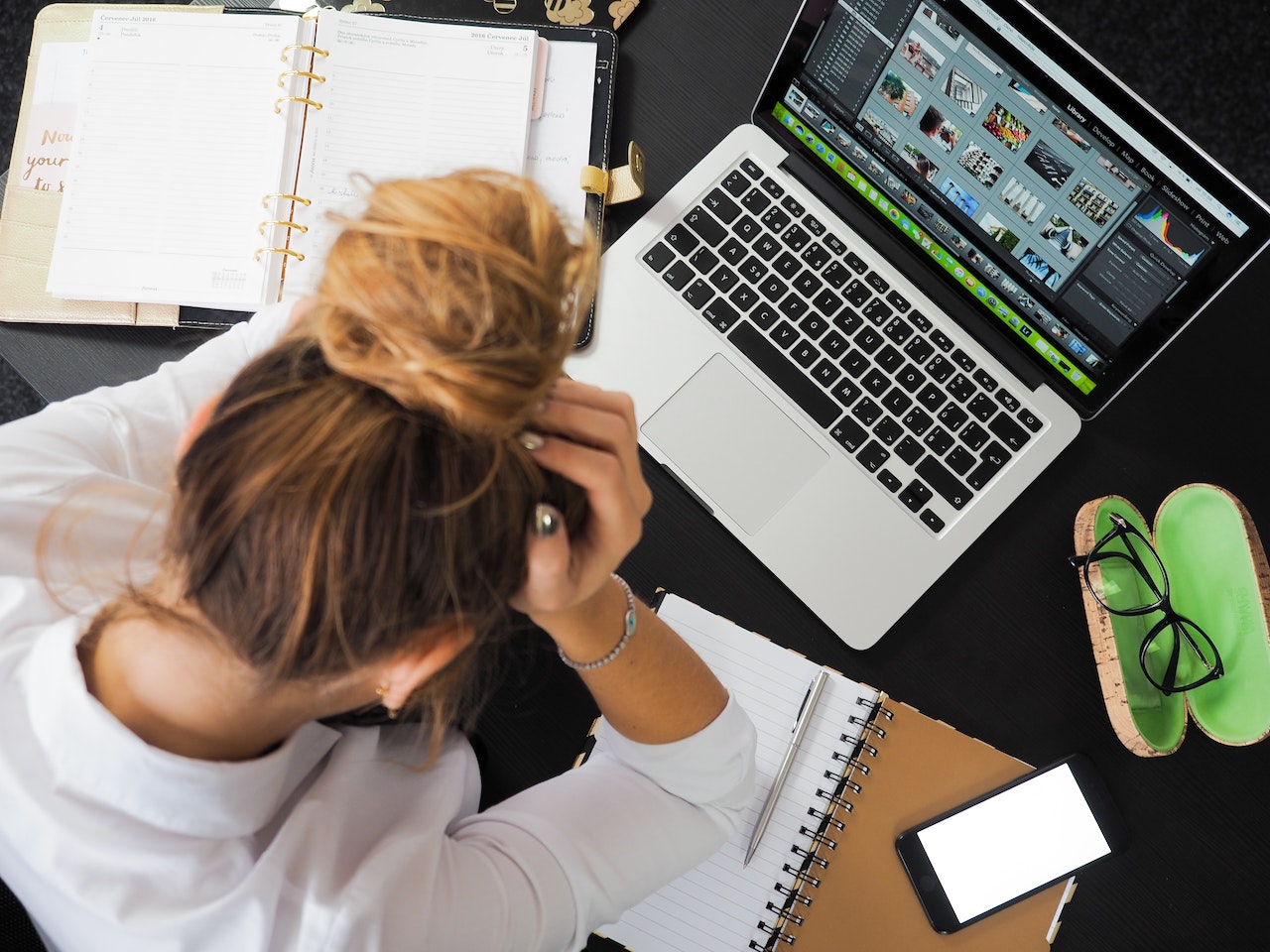 Can a smartwatch be used to reduce stress levels?