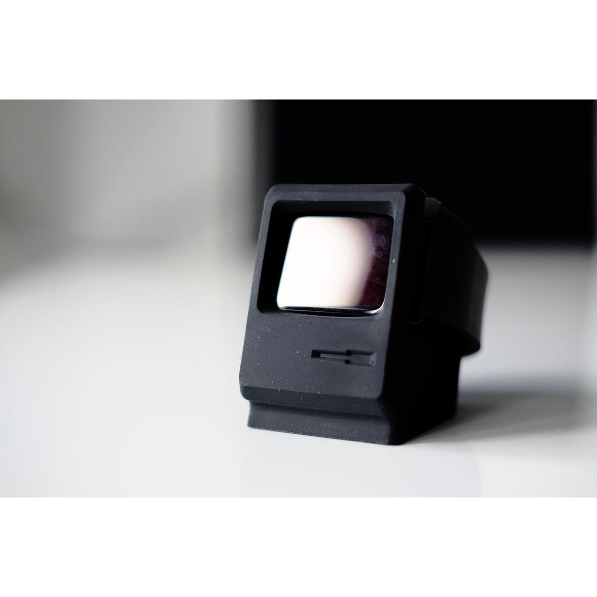 Macintosh Style Apple Watch Stand - OzStraps